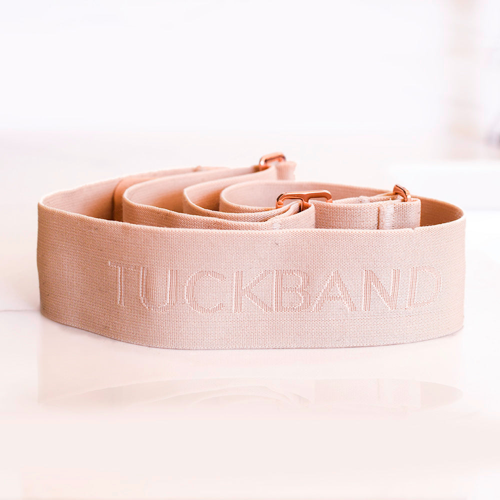Lifestyle image showing versatility of Tuckband in casual outfit